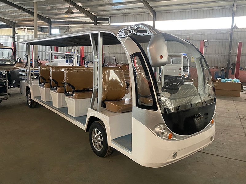4-row 11 seat bus with luggage box