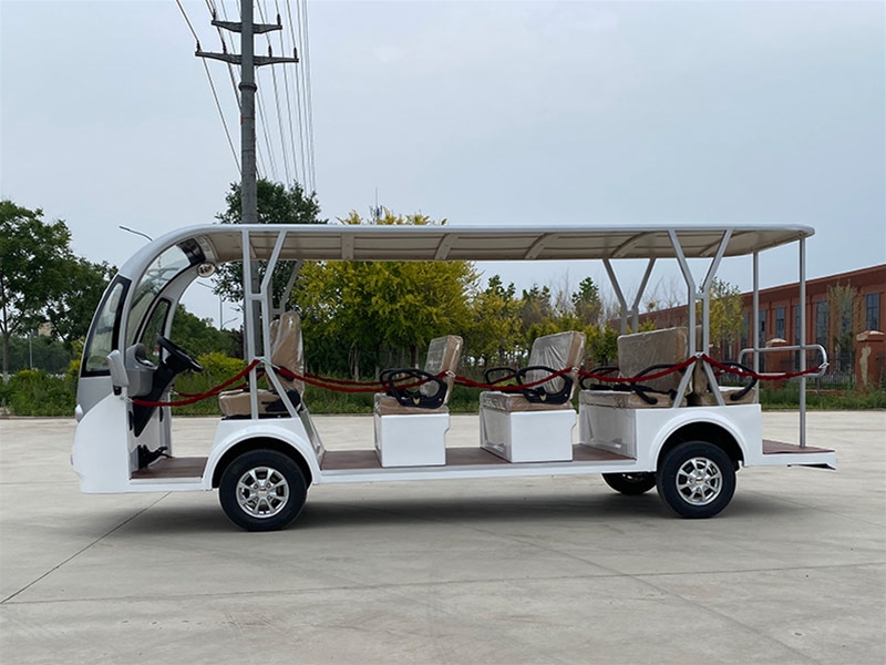 4-row 11 seat bus