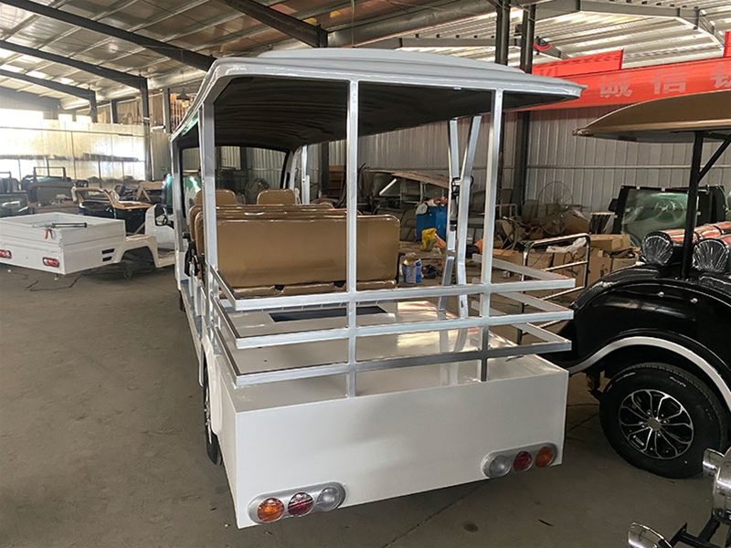 4-row 11 seat bus with luggage box