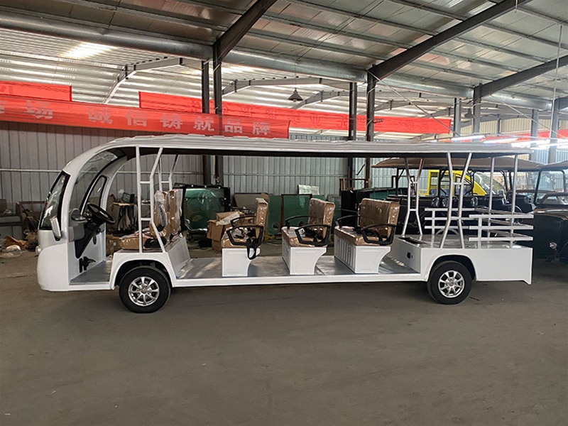 4-row 11 seat bus with luggage box